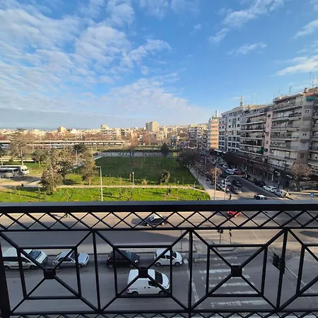 Station Luxury Apartment