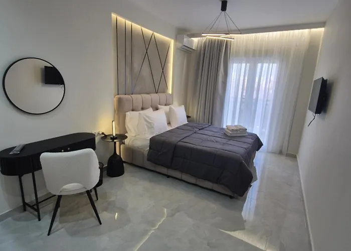 Station Luxury Apartment *